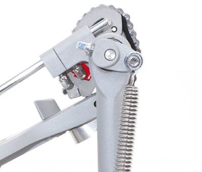 Bearing-Pivotal Spring AdjustmentBall bearings support for both ends of the spring decreases resistance in each stroke for maximum speed and increased spring life.